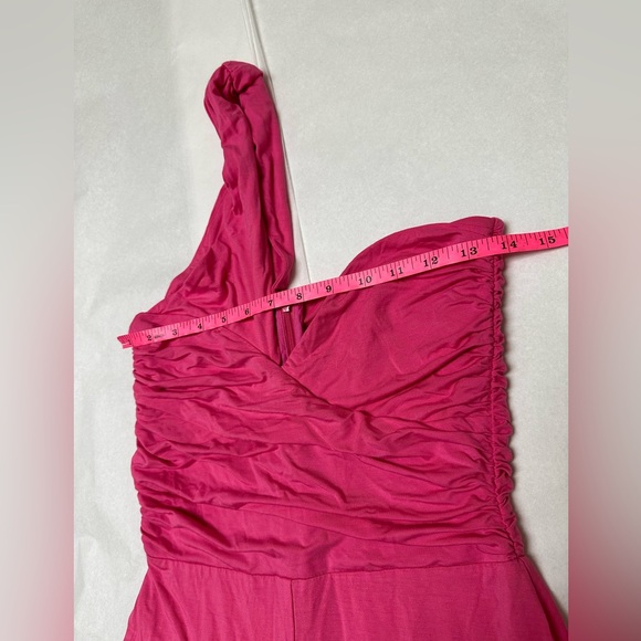 Liv Jumpsuit in Hot Pink
Lovers and Friends🌸 - Picture 7 of 12